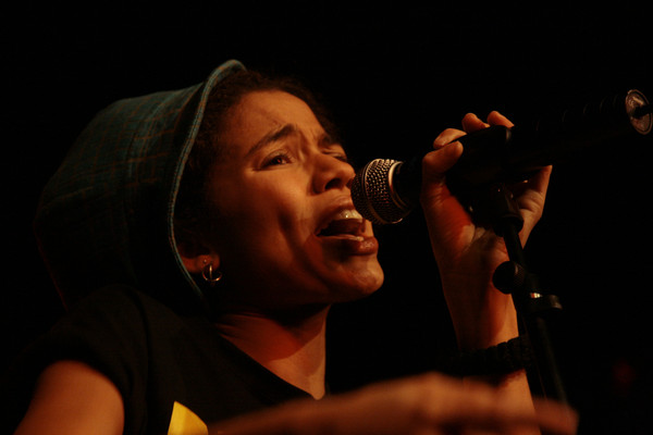 Nneka (live in Mannheim, 2008)
Foto: Simone Cihlar
